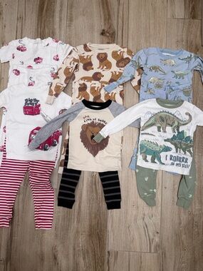 Carter's toddler boy Pijamas Fire truck 🚒 3T / Lions 🦁 and dinosaur 🦖 2T